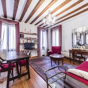 https://biennale-suite.hotelslidodijesolo.com