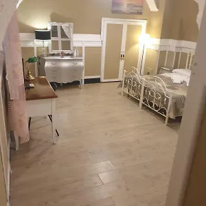 https://little-house-naples.hotels-amalfi.com